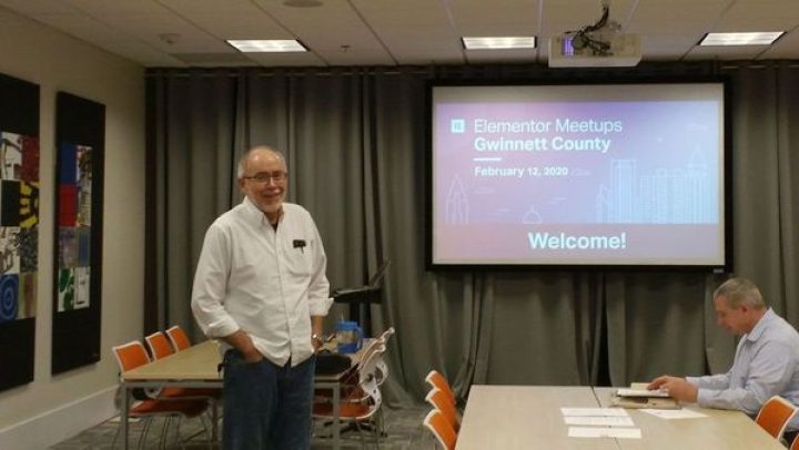 Kerry_wolfe_standing_in_first_meetup